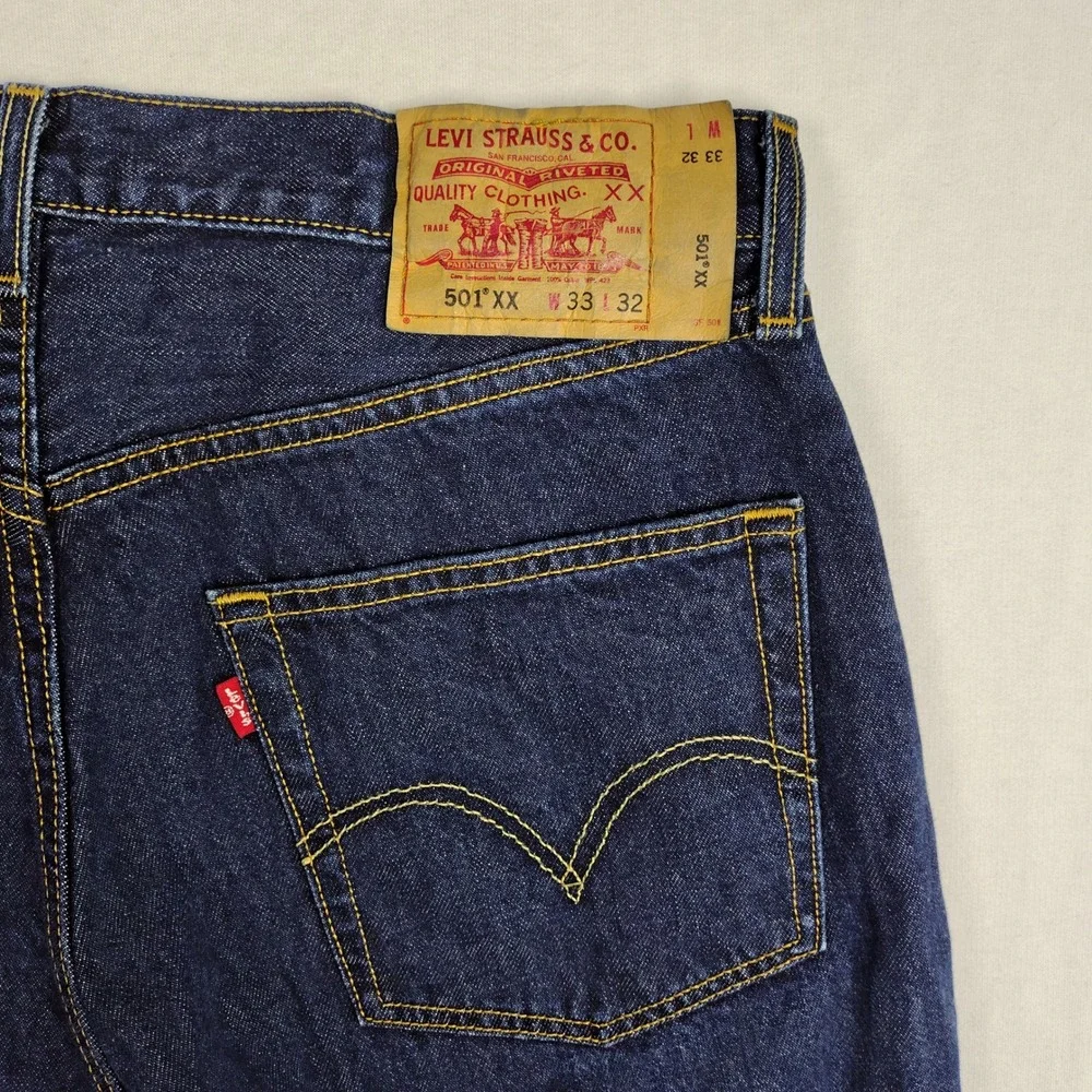 Levis 501 Original Fit Jeans Dark Wash Indigo Button Fly Made in Canada 33x32